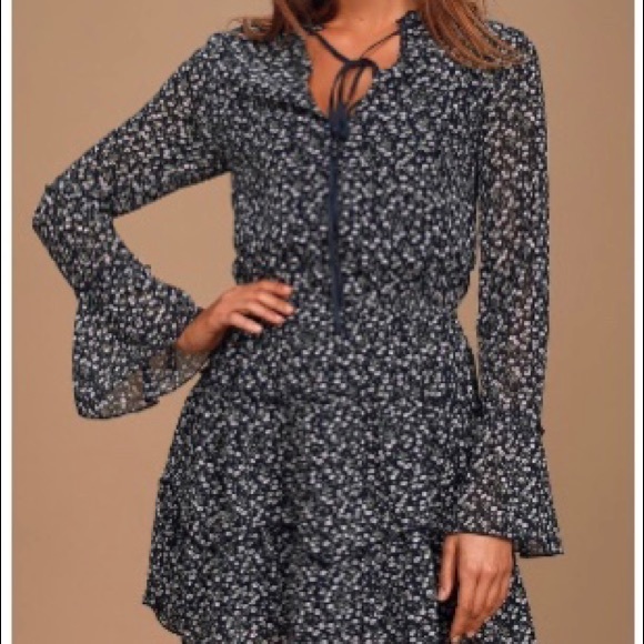 Lulu’s Navy Floral Long sleeve dress - Picture 1 of 7